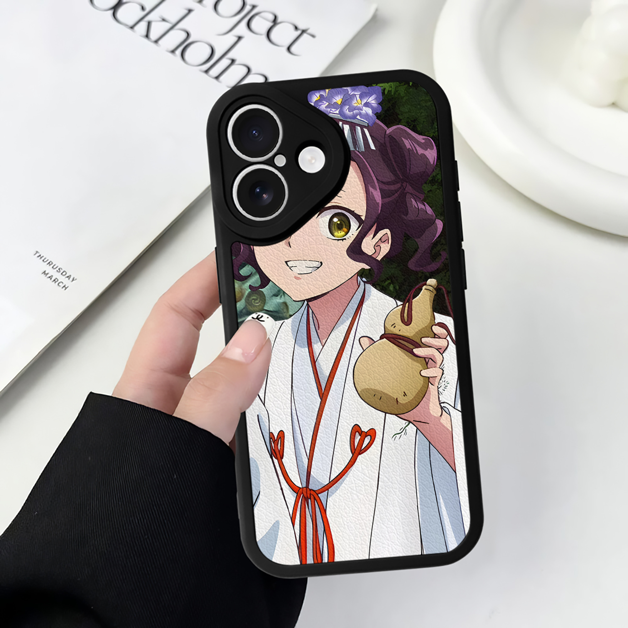 薬屋のひとりごと The Apothecary Diaries 【iPhone 16シリーズ対応】シリコンスマホケース（レザー調） 材質：シリコン